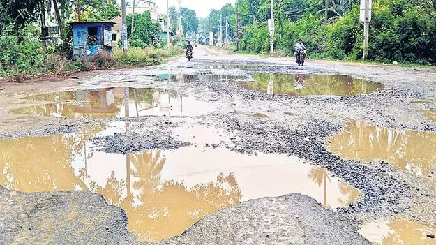 సమస్యల సుడిలో ఆర్‌అండ్‌బీ