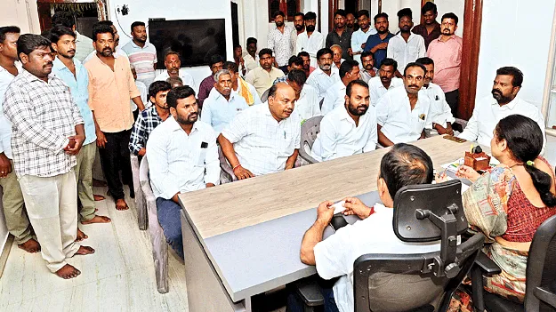  ప్రతి ఇంటికీ సంక్షేమ పథకాలను చేరవేయాలి