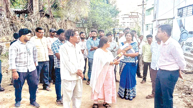 మొక్కుబడిగా వద్దు.. బాధ్యతగా పని చేయండి