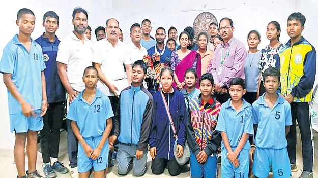 జాతీయ క్రీడా పోటీల్లో విజేతలకు అభినందన
