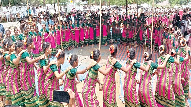    ఆదివాసీ సంబరం