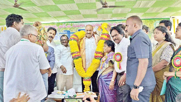 సేంద్రియ వ్యవసాయంపై దృష్టిపెట్టాలి 