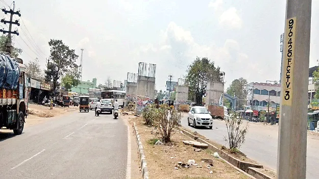 తేతలి వై.జంక్షన్‌ నిలిచిన వంతెన పనులు