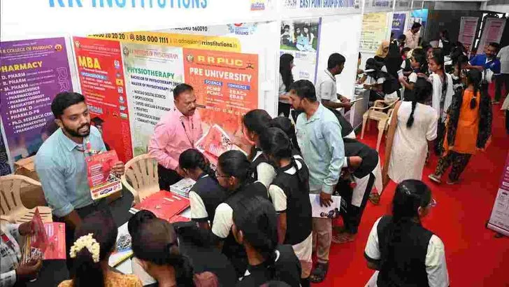 అనంతపురంలో ఏబీఎన్ ఆంధ్రజ్యోతి ఆధ్వర్యంలో విద్యా జ్యోతి కార్యక్రమం 