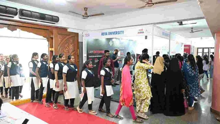 అనంతపురంలో ఏబీఎన్ ఆంధ్రజ్యోతి ఆధ్వర్యంలో విద్యా జ్యోతి కార్యక్రమం 