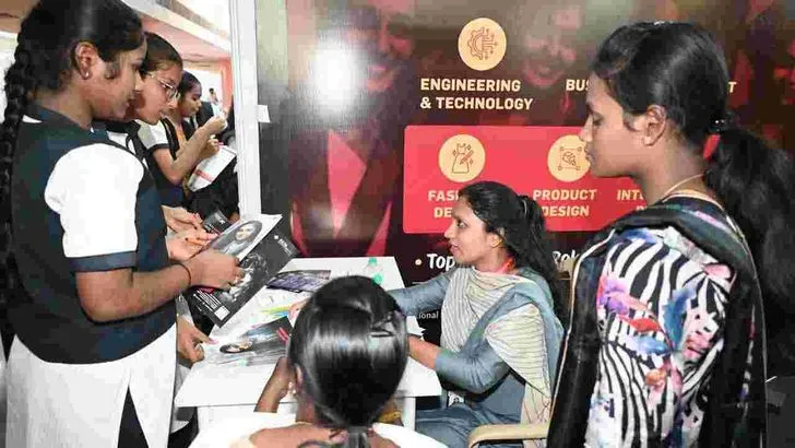 అనంతపురంలో ఏబీఎన్ ఆంధ్రజ్యోతి ఆధ్వర్యంలో విద్యా జ్యోతి కార్యక్రమం 