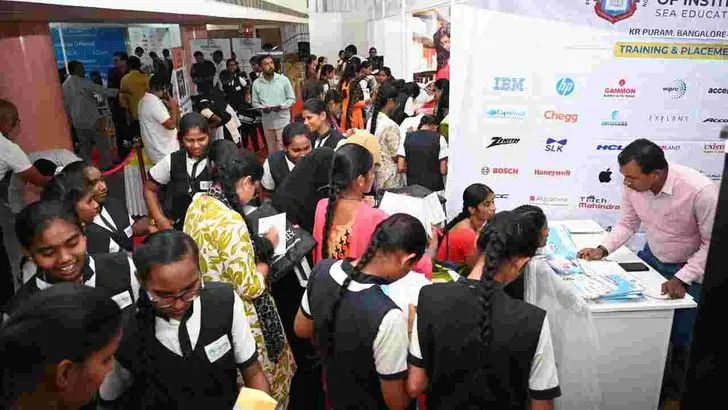 అనంతపురంలో ఏబీఎన్ ఆంధ్రజ్యోతి ఆధ్వర్యంలో విద్యా జ్యోతి కార్యక్రమం 