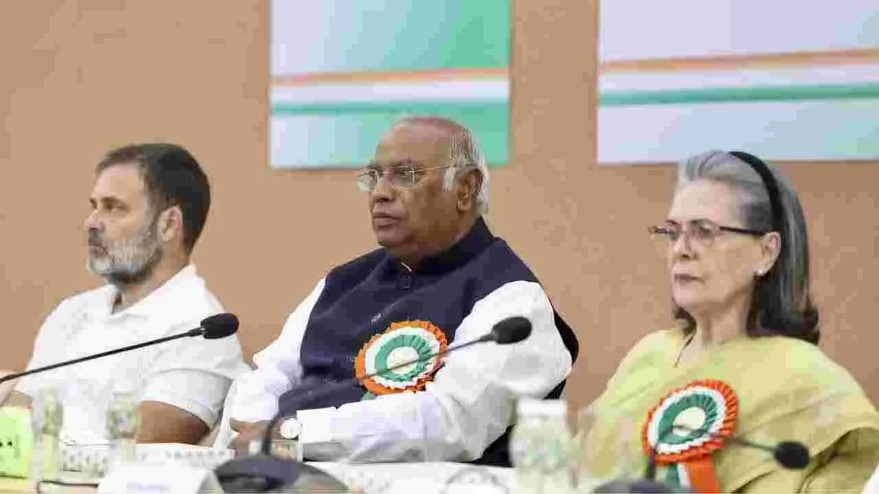 ఖర్గే సారథ్యంలో ఏఐసీసీ అత్యవసర సమావేశం 11న
