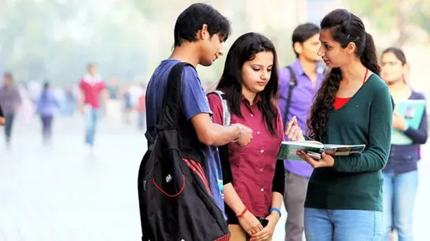 ఏఐతో తగ్గే ఉద్యోగావకాశాలు.. భారతీయ యువత అభిప్రాయం ఇదే