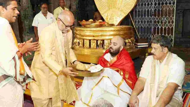 తిరుమల వేంకటేశ్వర స్వామిని దర్శించుకున్న అనంత్ అంబానీ