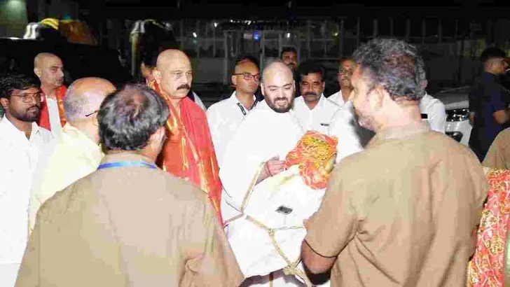 తిరుమల వేంకటేశ్వర స్వామిని దర్శించుకున్న అనంత్ అంబానీ
