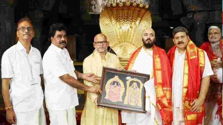 తిరుమల వేంకటేశ్వర స్వామిని దర్శించుకున్న అనంత్ అంబానీ