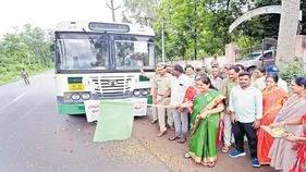 13 వేల మందితో థింసా 