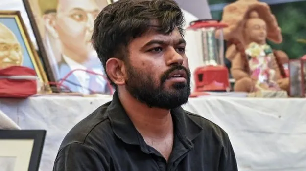 ఆ మంత్రి రాజీనామా చేయాలి.. అభిజీత్ దీప్కే డిమాండ్