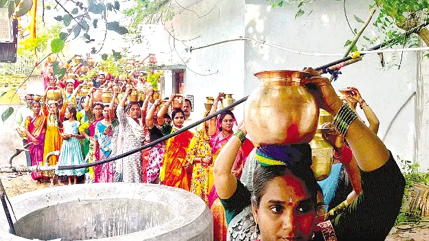 భక్తిశ్రద్ధలతో సహస్ర ఘటాభిషేకం 
