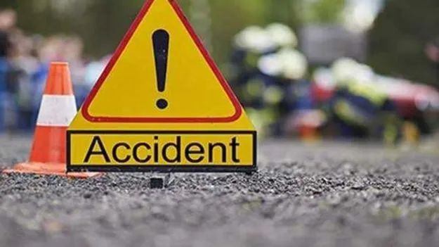 నెల్లూరులో రోడ్డు ప్రమాదం.. 20 మందికి గాయాలు