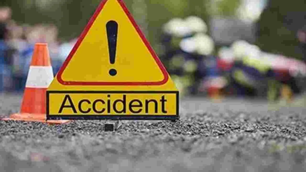 నెల్లూరులో రోడ్డు ప్రమాదం.. 20 మందికి గాయాలు