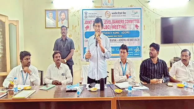 సబ్సిడీ రుణాలను సద్వినియోగం చేసుకోవాలి