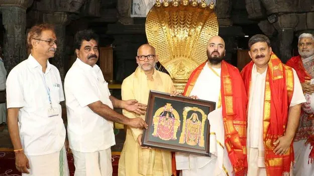 శ్రీవారిని దర్శించుకున్న అనంత్ అంబానీ.. టీటీడీకి భారీ విరాళం