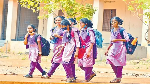 తగ్గుతున్న బడి పిల్లలు
