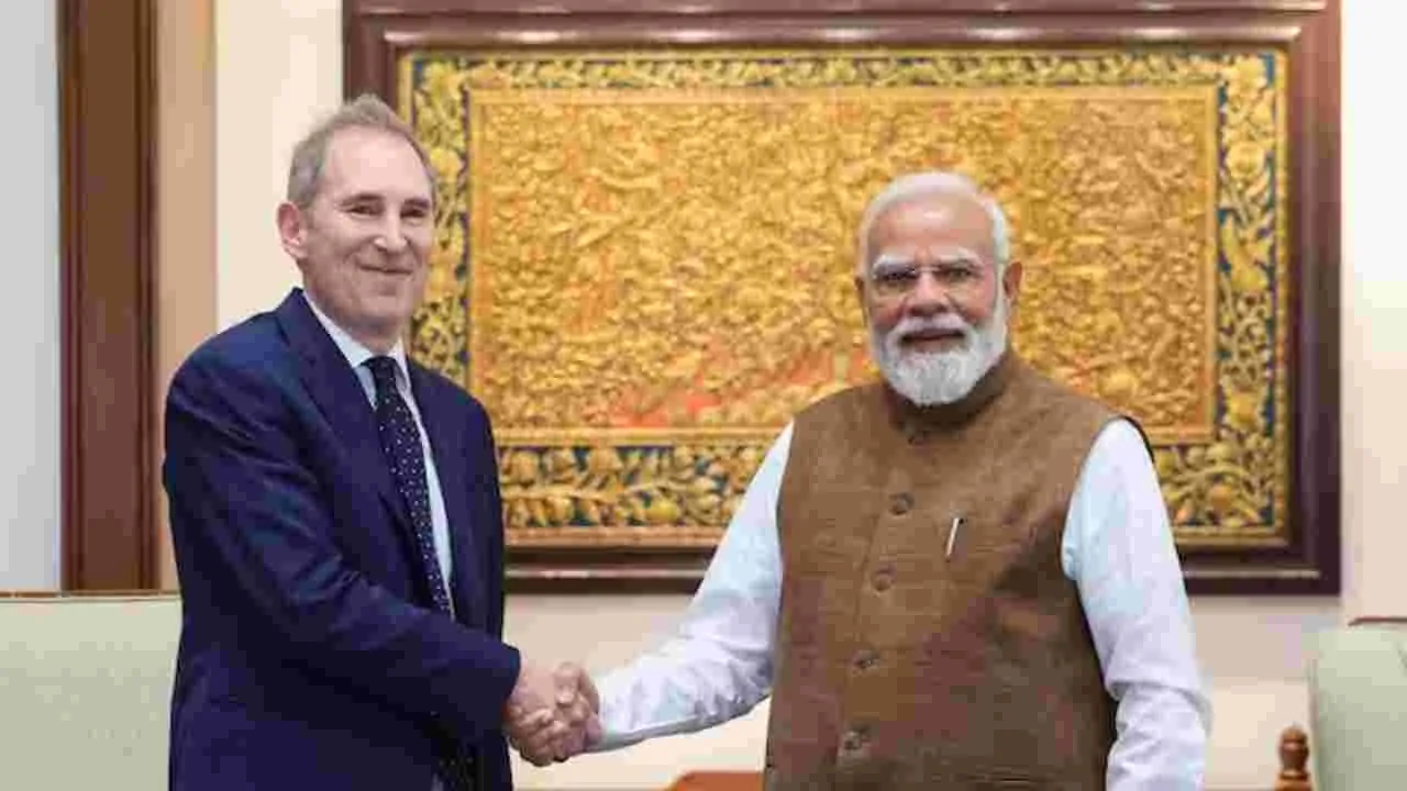 భారత్‌లో 2030 నాటికి 43 బిలియన్ డాలర్ల పెట్టుబడులు: అమెజాన్ సీఈఓ
