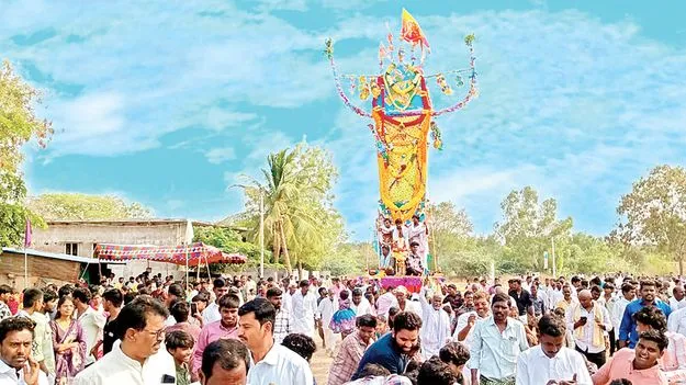 వైభవంగా ఆంజనేయస్వామి ప్రభోత్సవం