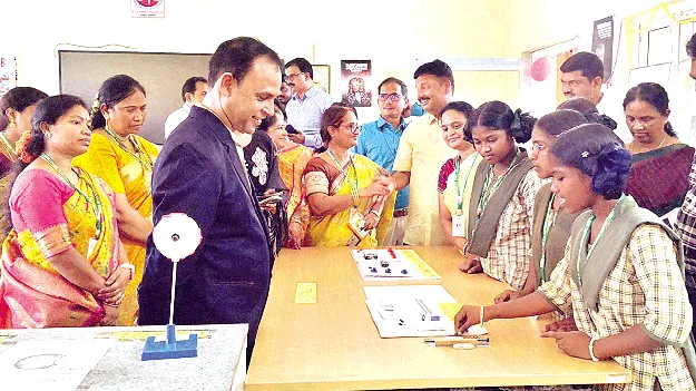 సృజనాత్మక ఆలోచనలతో ముందుకు సాగాలి