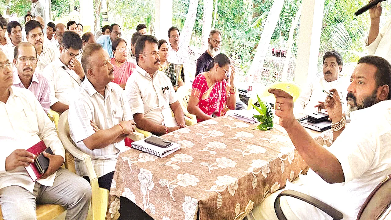 ప్రభుత్వ లక్ష్యసాధన దిశగా చర్యలు తీసుకోండి
