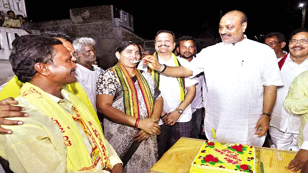 కార్యకర్తల పక్షపాతి మంత్రి నారా లోకేష్‌