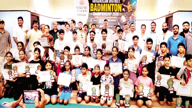 విద్యతోపాటు క్రీడల్లోనూ రాణించాలి
