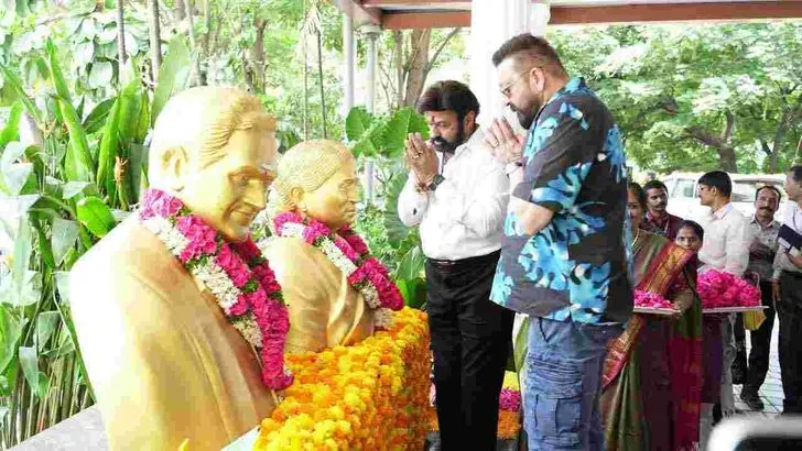 హైదరాబాద్‌లో బసవతారకం ఆస్పత్రిని సందర్శించిన సంజయ్ దత్