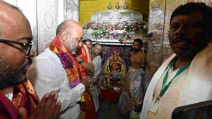 ఉజ్జయిని మహంకాళి బోనాలు.. దర్శించుకున్న కేంద్రమంత్రి బండి సంజయ్