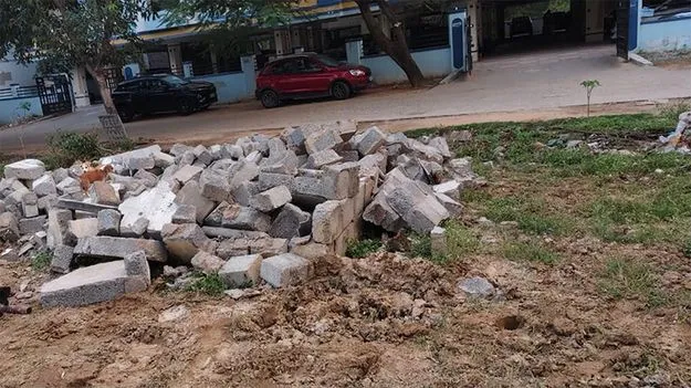   రూ.4కోట్ల స్థలాలకు డబుల్‌ రిజిస్ట్రేషన్‌