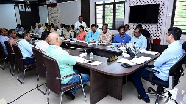 పరిశ్రమల స్థాపనలో ఎస్సీ, ఎస్టీ యువతకు ప్రాధాన్యం