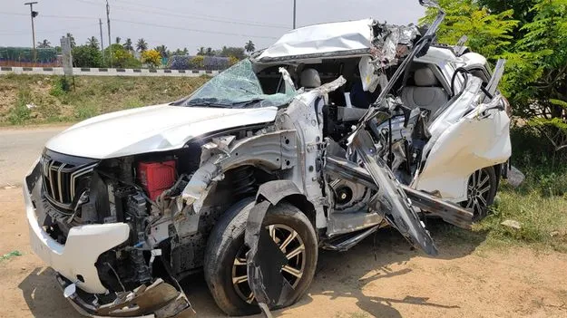 ఐపీఎల్‌ మ్యాచ్‌కెళ్లి.. తిరిగొస్తుండగా ప్రమాదం 