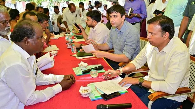 రీ సర్వేలో ఎలాంటి తప్పులు ఉండొద్దు