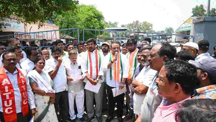 ఆర్టీసీ సమ్మె.. ప్రయాణికుల తీవ్ర ఇబ్బందులు