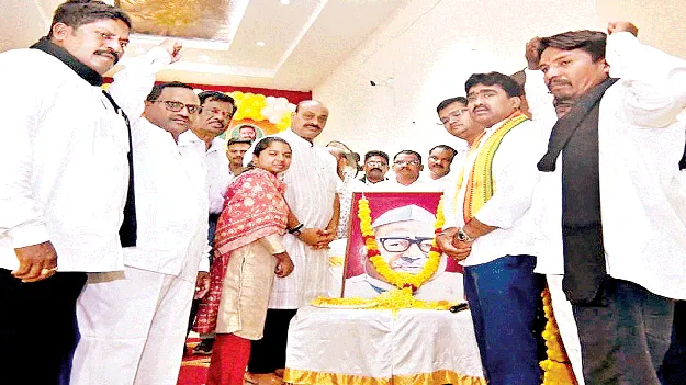 జగ్జీవన్‌రామ్‌ ఆదర్శనీయుడు