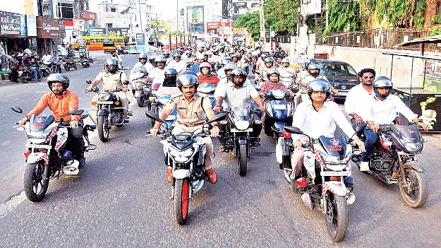 హెల్మెట్‌ భారం కాదు.. బాధ్యత