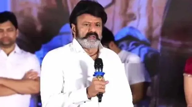 తెలుగు రాష్ట్రాల్లో చిత్ర పరిశ్రమ అభివృద్ధి చెందాలి: నందమూరి బాలకృష్ణ