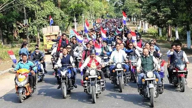 రాత్రి వేళ ద్విచక్ర వాహనాలు, పగలు పిలియన్ రైడింగ్‌పై నిషేధం: ఈసీ