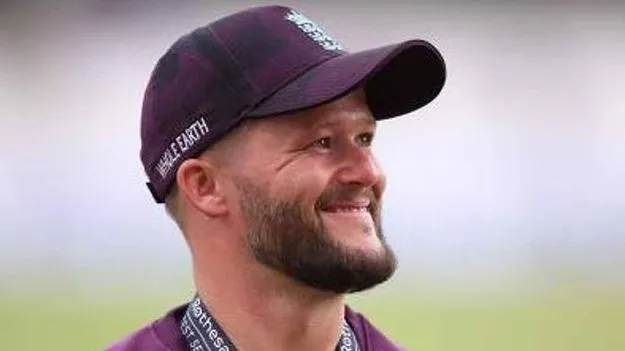 ఐపీఎల్2026 నుంచి తప్పుకున్న ఇంగ్లండ్ క్రికెటర్.. వేటు తప్పదు!