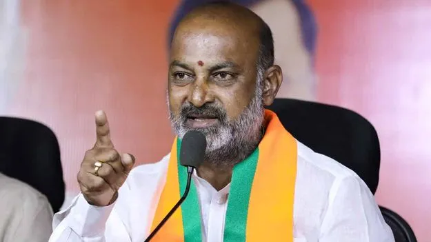 నీట్ పేపర్ లీక్‌పై ఫాస్ట్ ట్రాక్ కోర్టులు ఏర్పాటు: బండి సంజయ్