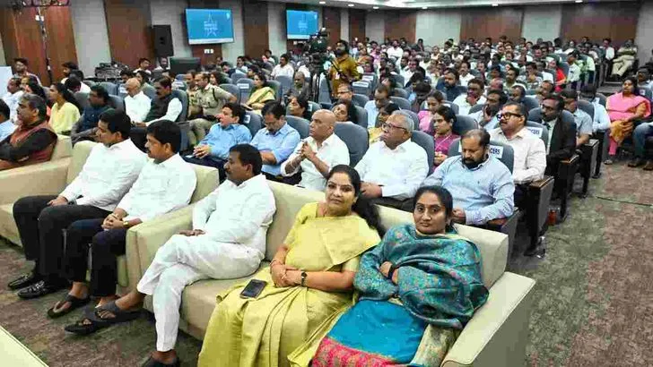 అమరావతిలో డిన్నర్ విత్ ది రియల్ విన్నర్ విందు 