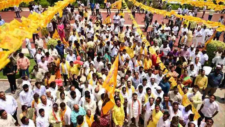 ఎన్టీఆర్ భవన్‌లో ఘనంగా సీఎం చంద్రబాబు పుట్టిన రోజు వేడుకలు