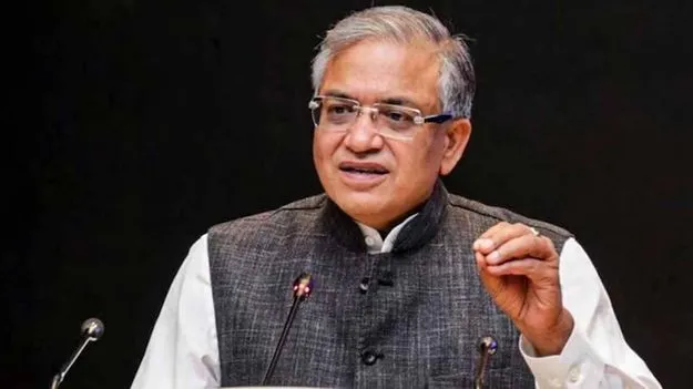 సీఈసీ జ్ఞానేశ్ కుమార్‌పై అభిసంసన తీర్మానాన్ని తోసిపుచ్చిన రాజ్యసభ చైర్మన్