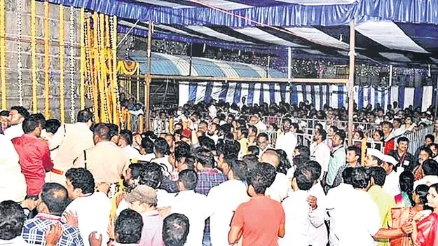 పదే పదే తప్పులు...