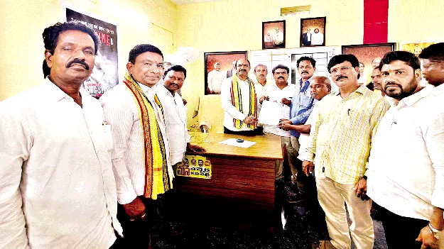 సమస్యల పరిష్కారానికి ప్రజాదర్బార్‌: కలిశెట్టి