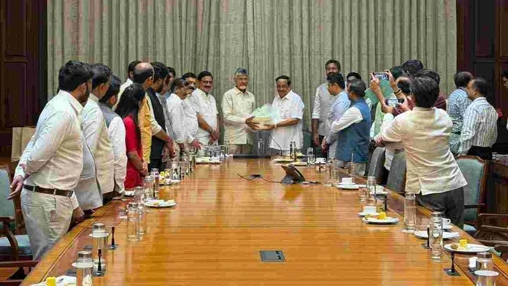 ఢిల్లీలో ప్రధాని మోదీ, కేంద్రమంత్రులతో సీఎం చంద్రబాబు భేటీ