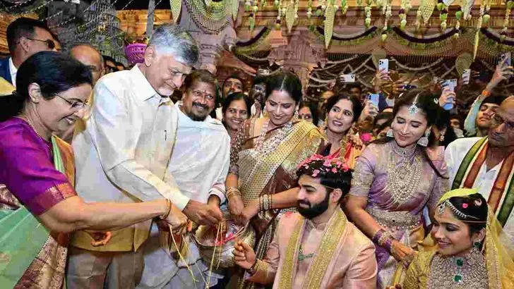 బండ్ల గణేష్ కుమార్తె వివాహానికి హాజరైన చంద్రబాబు, రేవంత్
